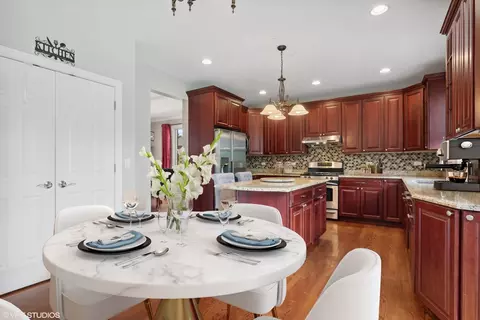Dining - 2250 Ottawa St, Des Plaines, IL 60016 photo 3 of 3