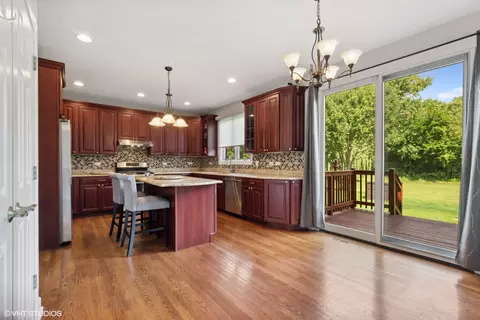 Kitchen - 2250 Ottawa St, Des Plaines, IL 60016 photo 1 of 4