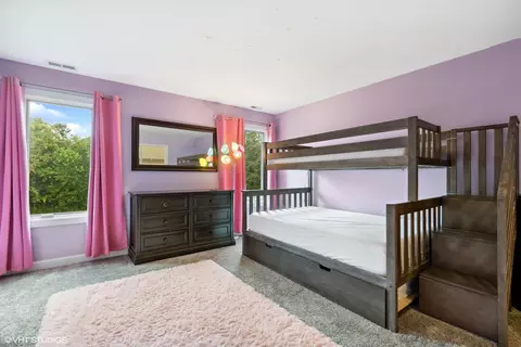 Bedroom - 2250 Ottawa St, Des Plaines, IL 60016 photo 4 of 7