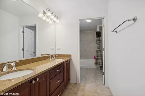 Bath - 2250 Ottawa St, Des Plaines, IL 60016 photo 4 of 5