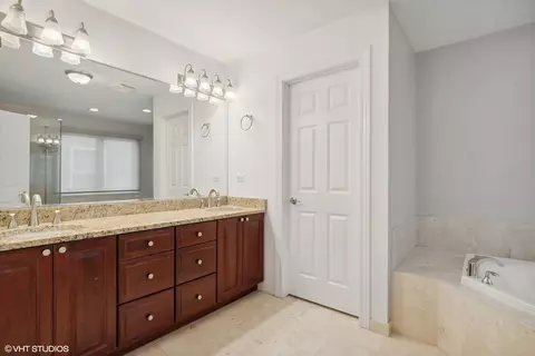 Bath - 2250 Ottawa St, Des Plaines, IL 60016 photo 2 of 5