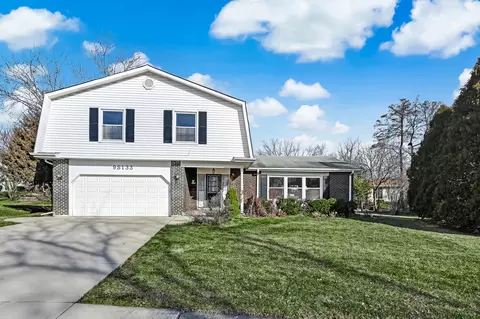 9 S133 Portsmouth Ct, Darien, IL 60561