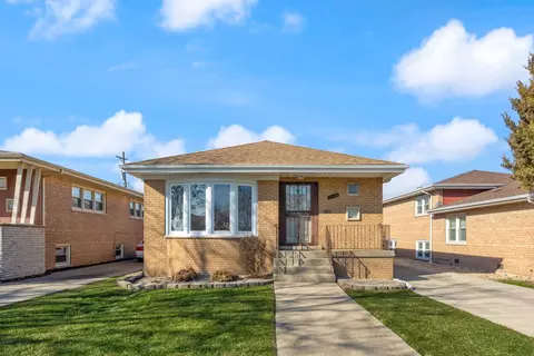 8504 S Tripp Ave, Chicago, IL 60652