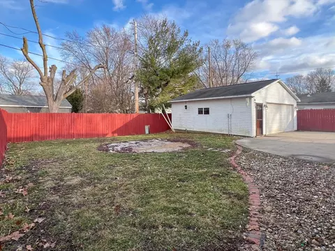 Exterior - 1404 Maplepark Dr, Champaign, IL 61821 photo 10 of 10