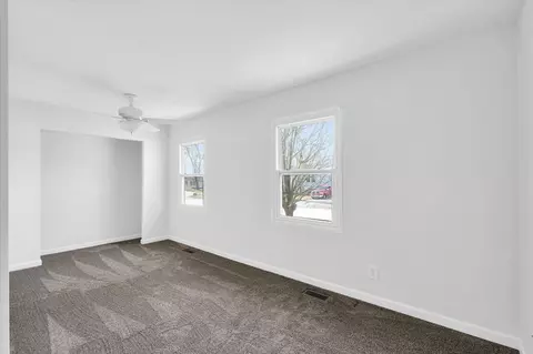 Bedroom - 1404 Maplepark Dr, Champaign, IL 61821 photo 2 of 3