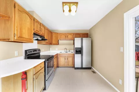 Kitchen - 1404 Maplepark Dr, Champaign, IL 61821 photo 1 of 2
