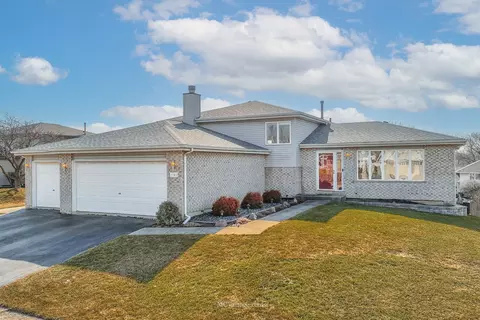1301 E Collingwood Dr, Lockport, IL 60441