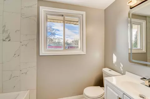 Bath - 10905 S Lowe Ave, Chicago, IL 60628 photo 1 of 4