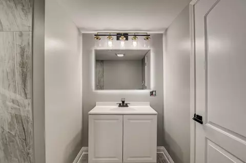 Bath - 10905 S Lowe Ave, Chicago, IL 60628 photo 3 of 4