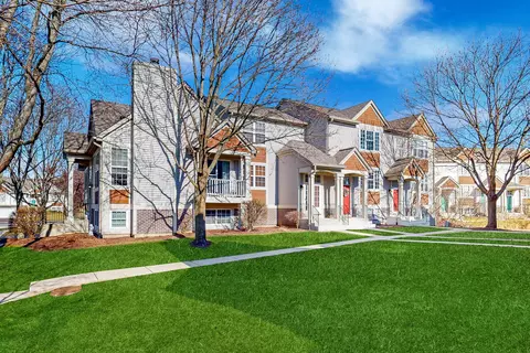 1645 Apple Tree Ln, West Chicago, IL 60185