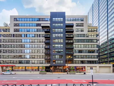 130 S Canal St #306, Chicago, IL 60606