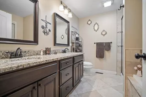 Bath - 2432 Corinth Ln, Normal, IL 61761 photo 1 of 6