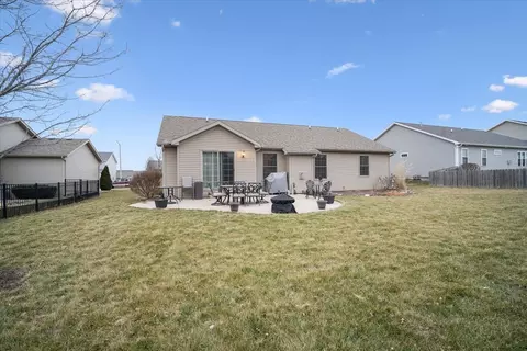 Exterior - 2432 Corinth Ln, Normal, IL 61761 photo 2 of 4