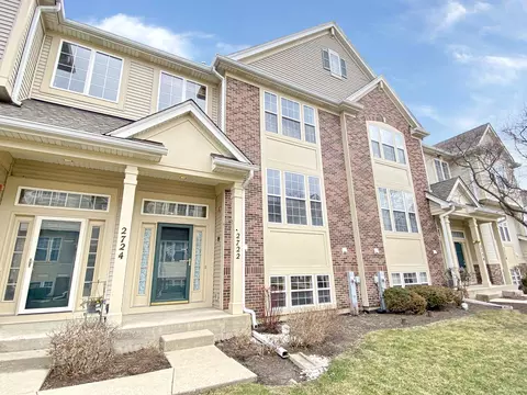 2722 N Greenwood Ave, Arlington Heights, IL 60004