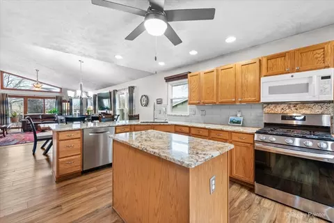 Kitchen - 1786 Gainsboro Ave, Davis, IL 61019 photo 2 of 5
