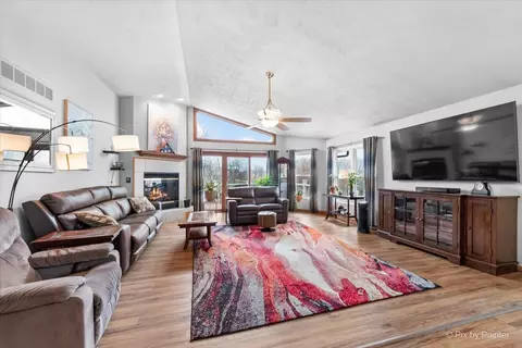 Living - 1786 Gainsboro Ave, Davis, IL 61019 photo 2 of 5