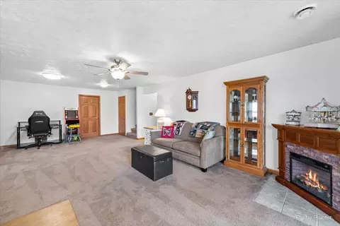Living - 1786 Gainsboro Ave, Davis, IL 61019 photo 5 of 5