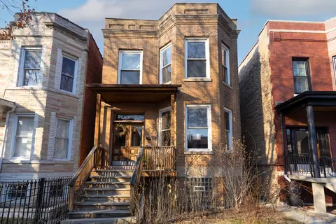 2856 W Dickens Ave, Chicago, IL 60647