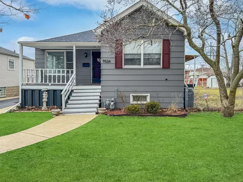 9534 S Melvina Ave, Oak Lawn, IL 60453