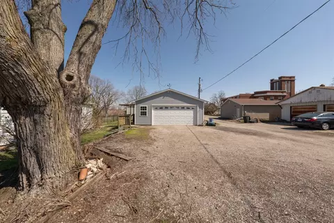 305 E Douglas St, Carlock, IL 61725 photo 34