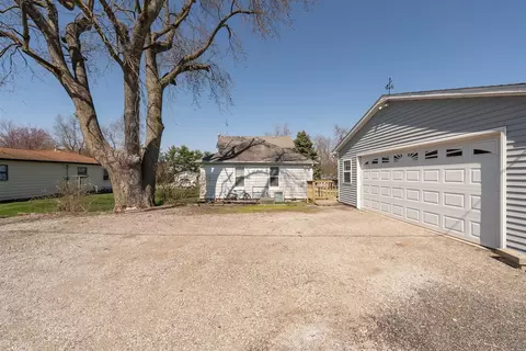 305 E Douglas St, Carlock, IL 61725 photo 35