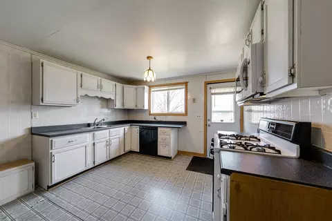 305 E Douglas St, Carlock, IL 61725 photo 3