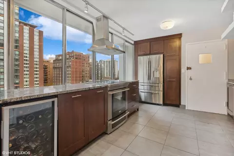 Kitchen - 1 E Schiller St #11A, Chicago, IL 60610 photo 2 of 3