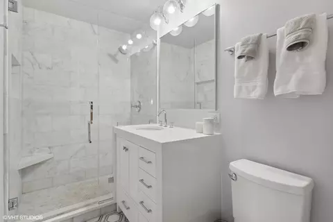 Bath - 1 E Schiller St #11A, Chicago, IL 60610 photo 1 of 2