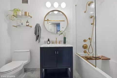Bath - 1 E Schiller St #11A, Chicago, IL 60610 photo 2 of 2