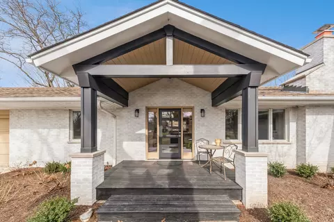 131 Pheasant Ln, Barrington, IL 60010
