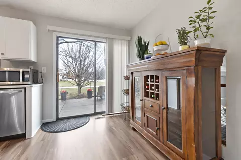 1191 Independence Dr, Bartlett, IL 60103 photo 9