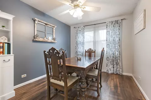1191 Independence Dr, Bartlett, IL 60103 photo 4