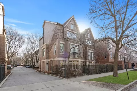 2733 N Greenview Ave #B, Chicago, IL 60614