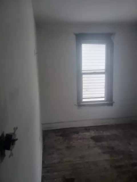 908 S 1st St, Springfield, IL 62704 photo 10