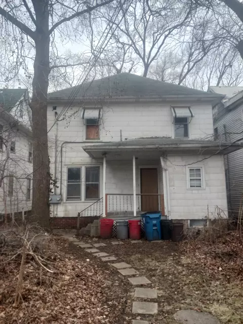 908 S 1st St, Springfield, IL 62704 photo 2