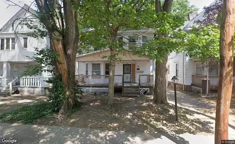 908 S 1st St, Springfield, IL 62704
