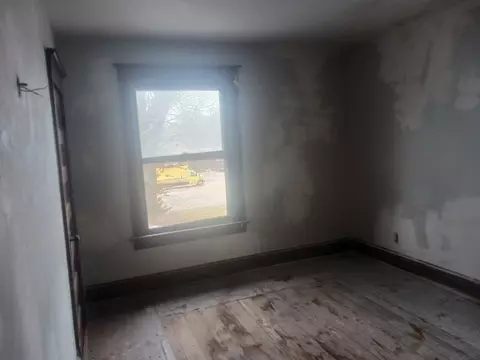 908 S 1st St, Springfield, IL 62704 photo 12