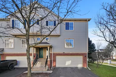 141 Monarch Dr #805, Streamwood, IL 60107