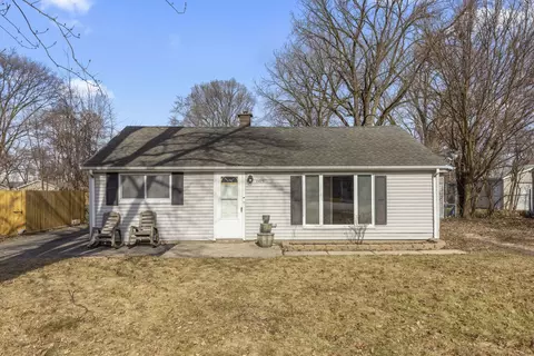 2425 Garden St, Joliet, IL 60435