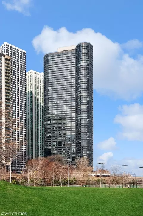 155 N Harbor Dr #3711, Chicago, IL 60601
