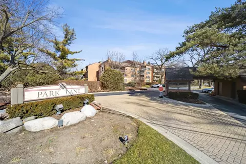 22 Park Ln #401, Park Ridge, IL 60068
