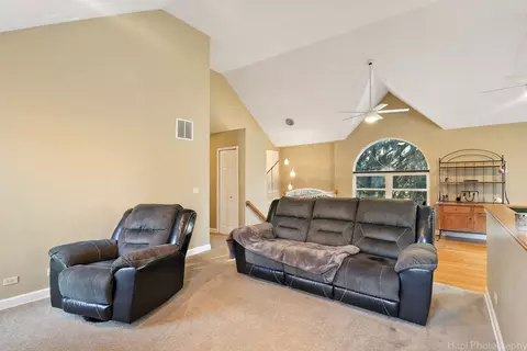 Living - 1100 Geringer Rd, Algonquin, IL 60102 photo 2 of 3