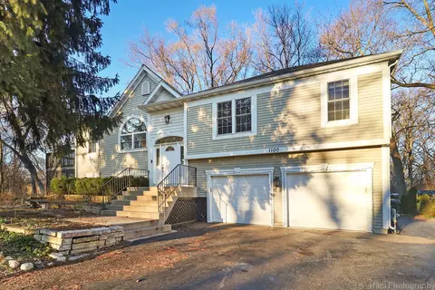 1100 Geringer Rd, Algonquin, IL 60102