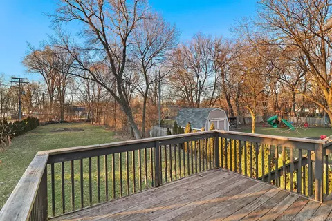 Exterior - 1100 Geringer Rd, Algonquin, IL 60102 photo 7 of 8