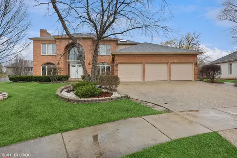 76 Bentley Ct, Deerfield, IL 60015
