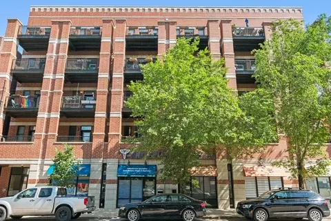 2222 W Belmont Ave #302, Chicago, IL 60618