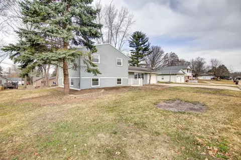 Exterior - 505 Meadow Ln, Morrison, IL 61270 photo 2 of 8