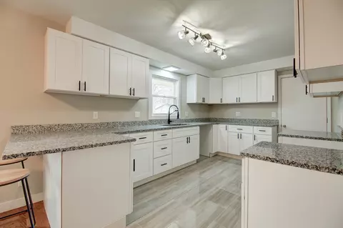 Kitchen - 505 Meadow Ln, Morrison, IL 61270 photo 2 of 4