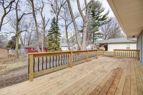 Exterior - 505 Meadow Ln, Morrison, IL 61270 photo 4 of 8