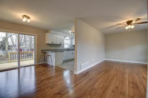 Dining - 505 Meadow Ln, Morrison, IL 61270 photo 2 of 2